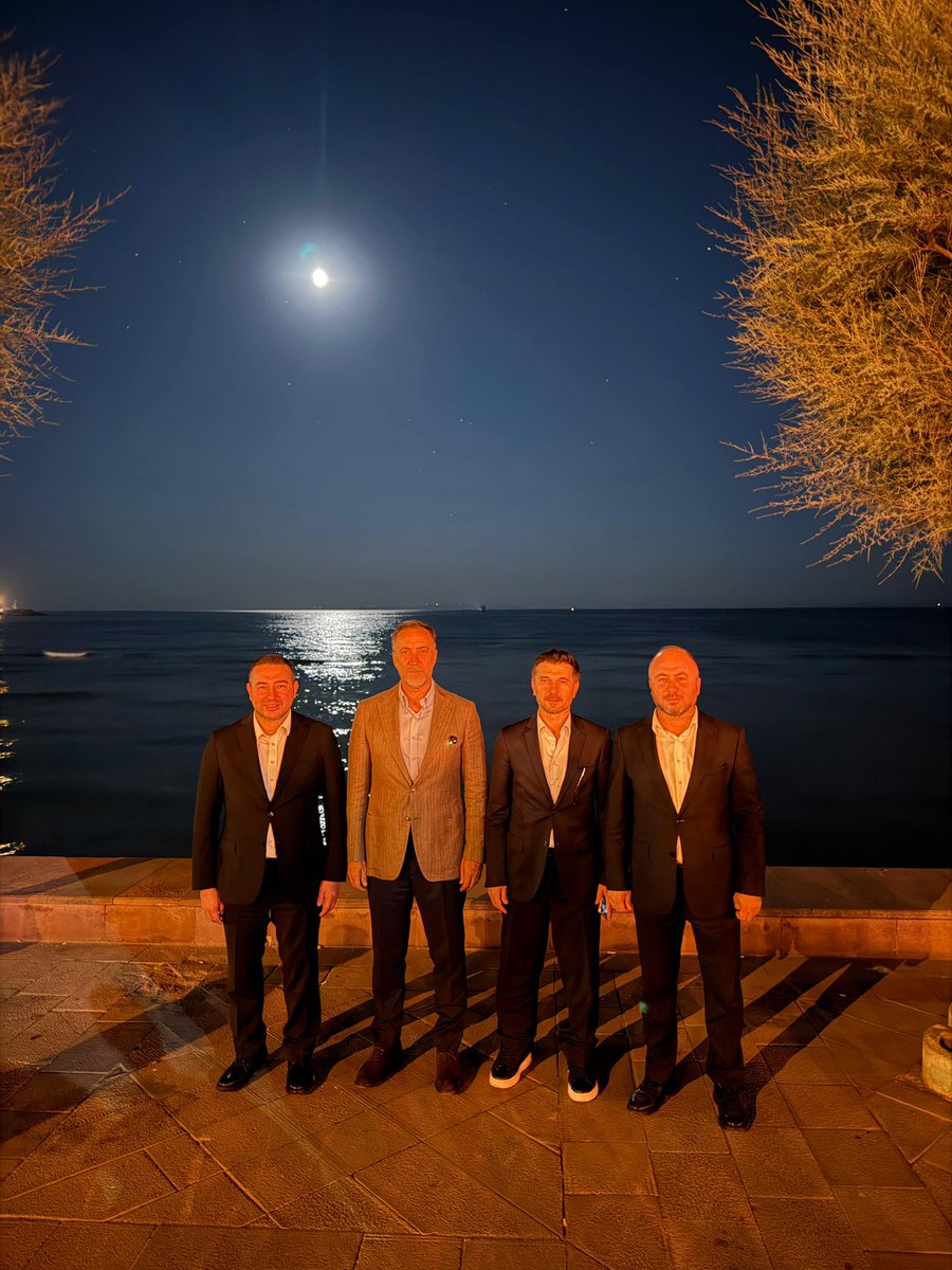 asavascolak's tweet photo. İstanbul İl başkanımız Volkan Yılmaz MYK Üyemiz Metehan Özkan, Silivri ilçe başkanımız Zafer Yalçın ve ilçe teşkilatımız ile birlikte Silivri İlçemizde vatandaşlarımızla bir araya geldik. İl başkanımıza hemşerileri tarafından gösterilen teveccüh görülmeye değerdi. https://t.co/WMxGHJv3Su