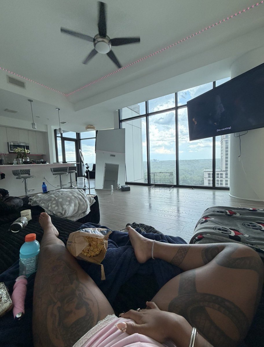 Amelia_ft_'s tweet photo. Just a chill day🤭🥰
#memphismeet #memphisfreaks #memphistwitter #chudai #memphisteen https://t.co/oW8wcqd25y