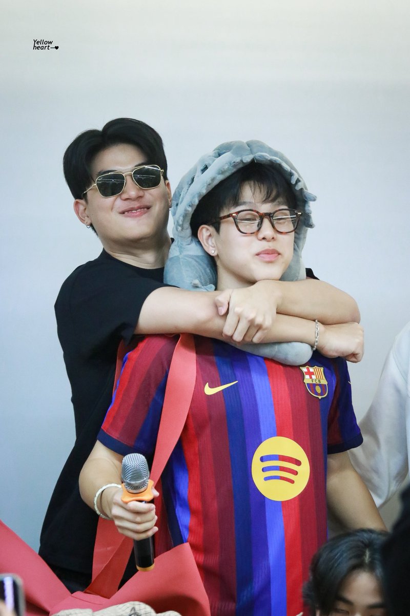 immyin1's tweet photo. ถ้าไม่มีพี่กิตแล้วใครจะเป็นเพื่อนเล่นเอ็นเจล่ะ🤪

( #krmjtc #njprompt )

#LetsPlayWithPHOP #PHOP21stBirthdayFanMeeting https://t.co/dJllyzPNv0