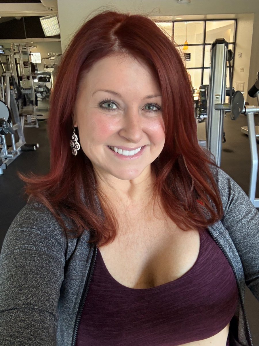 SandyKastel's tweet photo. 💪 Your body doesn’t ask you to be perfect—it asks you to show up.
⭐ It’s SandyTime™!
Question of the Day:
What’s one healthy choice you’re making today?
👇 Share your answer!
🌐 https://t.co/WdzwLBSJ0a
#FitAndFabForever #SandyTime #TurningDreamsIntoReality https://t.co/SGj8v2ohKL
