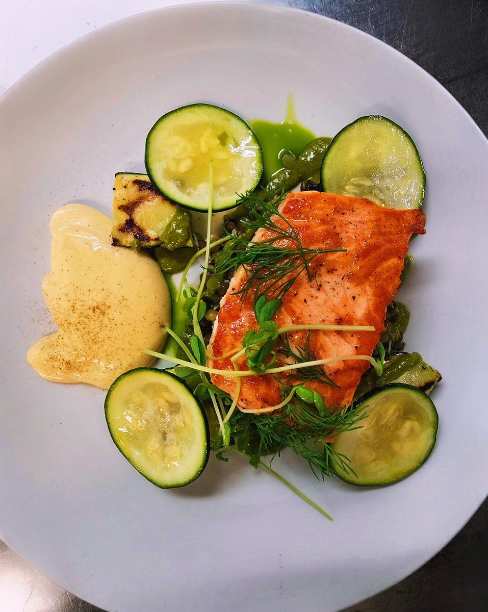 michaelsnewyork's tweet photo. NYC Summer Restaurant Week rolls on into Week 2! 🍽️
Featured Course: Roasted salmon served with summer squash, sprouted lentils, and aioli. 🐟✨
Available for both lunch & dinner—reserve your table now!
.
.
.
#MichaelsNewYork
#michaelism #nycrestaurantweek #nyc https://t.co/927ISRdyTw