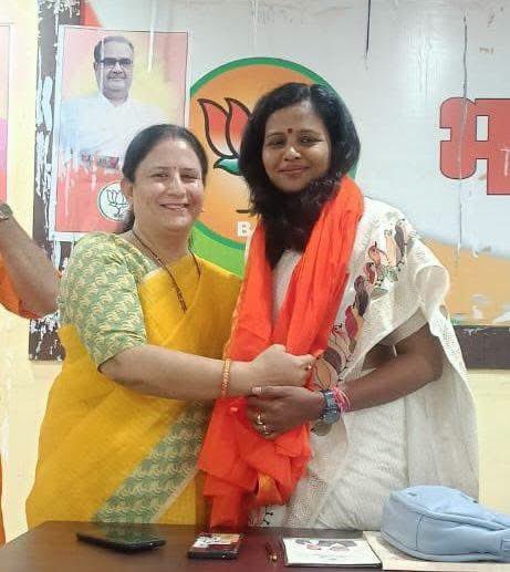 Savitamishra_'s tweet photo. #भाजपा प्रदेश मंत्री श्रीमती आकांक्षा सोनकर जी को जन्मदिन पर हार्दिक बधाई एवं शुभकामनाएं।

माता रानी का आशीर्वाद आप पर सदैव बना रहे । https://t.co/wiUUBdfRg0