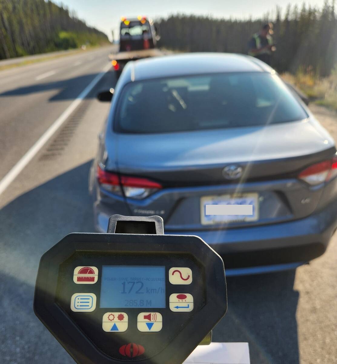 PatrouilleRtCB's tweet photo. #LaPatrouilleroutièreCB - Essai de conduite excessivement long, mise en fourrière pour vitesse excessive près de Merritt https://t.co/e9mrLHYcKw https://t.co/A12HhosRYK