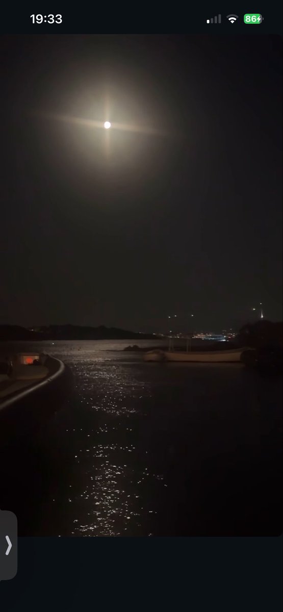 Mara82045548's tweet photo. leggo cose assurde😳L’unica cosa che vorrei dire è che chi fraintende frasi canzoni e post di Helena vuol dire che di lei non ha mai capito niente🤷🏻‍♀️Lei è molto più profonda della vostra superficialità imparate ad andare oltre👍🏻
a me basta guardare i suoi occhi sinceri♥️#helevier https://t.co/41DFVFPjAp