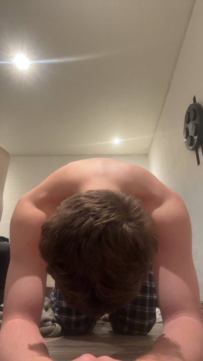 Goddesslinsay6's tweet photo. Such a slutty sissy whore sending pics to the gc of his wife, sucking dick, pictures of him even gave us his wife number now what if I just texted her and ruin their entire marriage cause I never cared

#Findom #sissy #cashfag #blackmail #humiliation #bdsm #cei #sph #homewrecker https://t.co/BVBHJORBbl