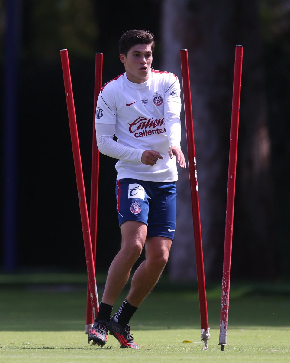 Chivas's tweet photo. 🇦🇹 Empezando la semana con el trabajo intenso 🔥 https://t.co/ikFUPc038P