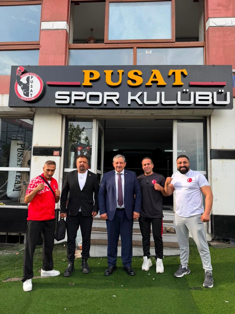 salimkayici's tweet photo. Rahmi Pusat Spor Kulübü’nü, İstanbul İl Temsilcimiz Hasan Aktoka ile birlikte ziyaret ettik.

Kulüp Başkanı Rahmi Pusat’a misafirperverliği ve Kick Boks sporuna verdiği kıymetli destekten dolayı teşekkür ediyor, çalışmalarında başarılar diliyorum. Sporun gelişimi için birlik ve beraberlik içerisinde çalışmaya devam edeceğiz.