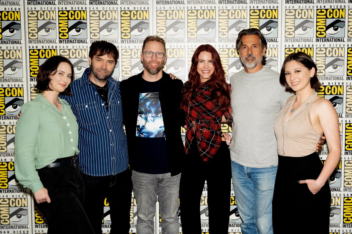 ControlRemedy's tweet photo. Comic-Con!! We had a blast! 🥰🩷 Thank you to all who came to our CONTROL Resonant cast panel, and to all who came to say hello after. It was a pleasure to talk to you about Zoe, Dylan, Jesse and Darling, and hear about your love for the characters and our games. 🫶 https://t.co/KkclOO2Ar1