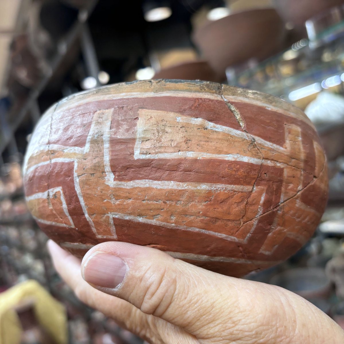 palatkwapi's tweet photo. Cibecue Polychrome is one of the rarest and most unusual pottery types from the ancient Southwest, and also one of the only painted corrugated types. This is an obliterated corrugated pot (usually a bowl) that is highly polished and smudged on the inside and painted with black/purple mineral paint with white outlines over a red slipped surface on the outside. It was made between about 1275 and 1350 by Mogollon potters in the mountains of central Arizona. Pots shown here come from Pueblo Treasures Museum, Pleasant Valley Museum and  S'edav Va'aki Museum.