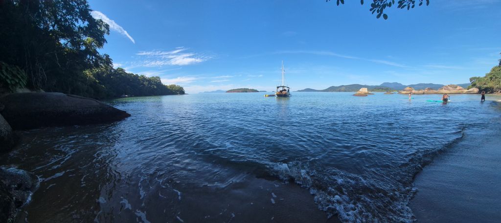CoriesCrafts's tweet photo. In June, I visited the wonderful country of Brazil!  In celebration of Brazil and it's wonderful people, here's some trip pics and Corie's Crafts in the colors of green, blue, and yellow.
#coriescrafts #handmadejewelry #brazilvacation #bluejewelry https://t.co/shweKC0WSC