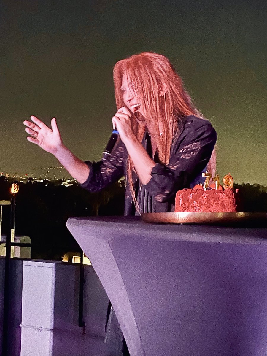 Thanx4yourLove2's tweet photo. KAMIJO-san BIRTHDAY GALA 🎂🌹
July 19, 2026 Los Angeles🌃

KAMIJOさんのお人柄が映し出されたような柔らかな雰囲気の中、飾らぬお姿に自然と心がほどける、かけがえのない素敵なひとときでした☺️

色んな国の方がスマホの翻訳機能を使ったり、日本語で話しかけてくれて嬉しかったです☺️🌹

🎀🫶🌟 https://t.co/Jn9psRAhIg