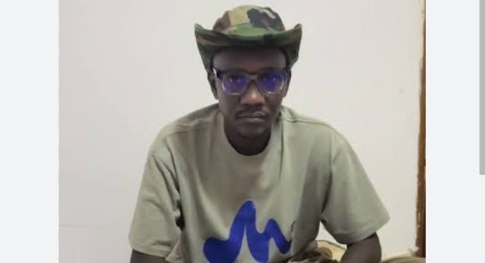Moussa_KL's tweet photo. 🚨URGENT: Arrestation dans les locaux de Féñal Digital des Chroniqueurs patriotes Lamiñou Darou,Oustaz Thiep et Ndiaye Touba (Yayou Fatima).
La traque commence. https://t.co/fMrDAR1KgF