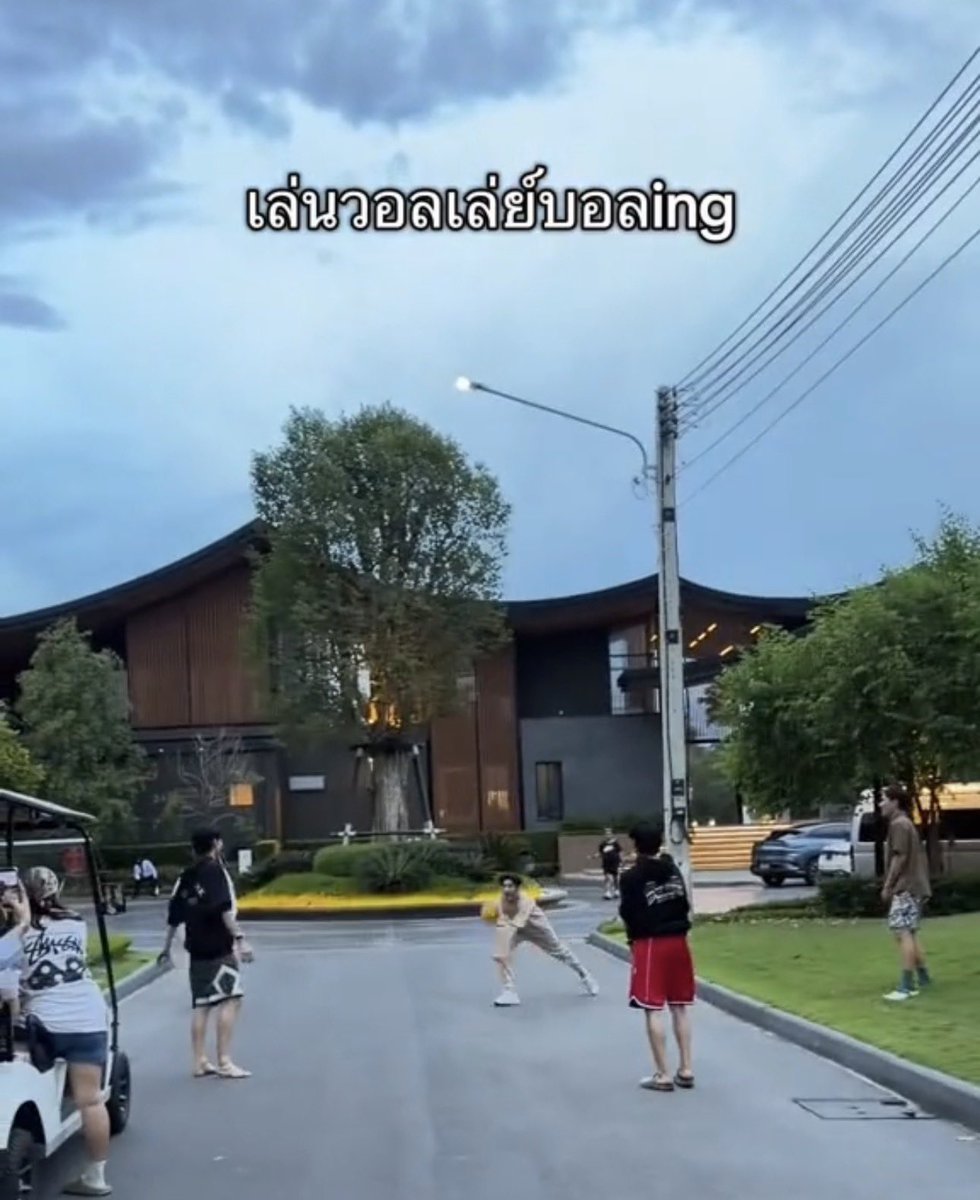 sourgrapes190's tweet photo. น้องศาศาเล่นวอลเล่ย์ 
พี่จักรออกมาตาม 

โอ้ยไม่ไหวๆๆ แล้วคนโสดจะอยุ่ไงง🥹🤌🏻

#innongsa #อินองศา https://t.co/ROg9pJt5ec