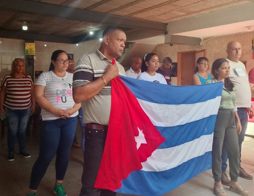 cubacooperaven's tweet photo. Con el espíritu del Moncada más vivo que nunca y guiados por nuestra dirección nacional y jefaturas estaduales, las coordinaciones de Delta Amacuro, Bolívar, Yaracuy y Anzoátegui inician la semana con sus matutinos de análisis y fervor patriótico. 🇨🇺✨
Porque #MiMoncadaEsLaPatria https://t.co/ZSDcSfBw8r