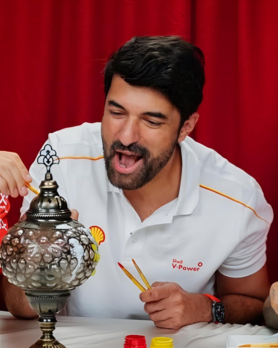 stefania_vinco's tweet photo. Voglio il video di questo momento!!! 😄😍 @ShellMotorsport 
Meravigliosi!!! 🎨
Engin come un bimbo al parco giochi! Adoro!!! 🤍🩵💛❤️
#EnginAkyürek #ShellVPowerGames https://t.co/US2uNLhCQu