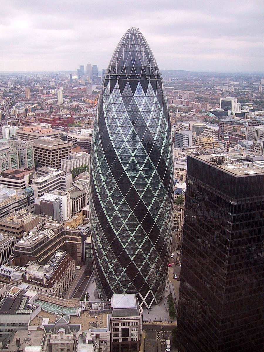 jarusionn's tweet photo. @AnonJame9545 @HydREGuide The gherkin is 180m.
The SAS crown you see in the pic is 230m. 

Not expecting london designs from hyd, but height isn’t a limitation as such. https://t.co/VRnx3qwMkL