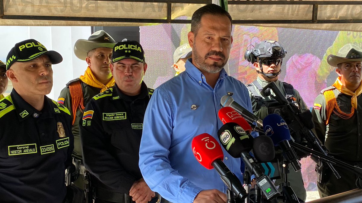 GobdeSantander's tweet photo. Tres recompensas fortalecen la seguridad en Santander: $30 millones por información en Floridablanca, $30 millones por alias Monsalve y hasta $50 millones para prevenir acciones terroristas. https://t.co/NpyMxIHPoq