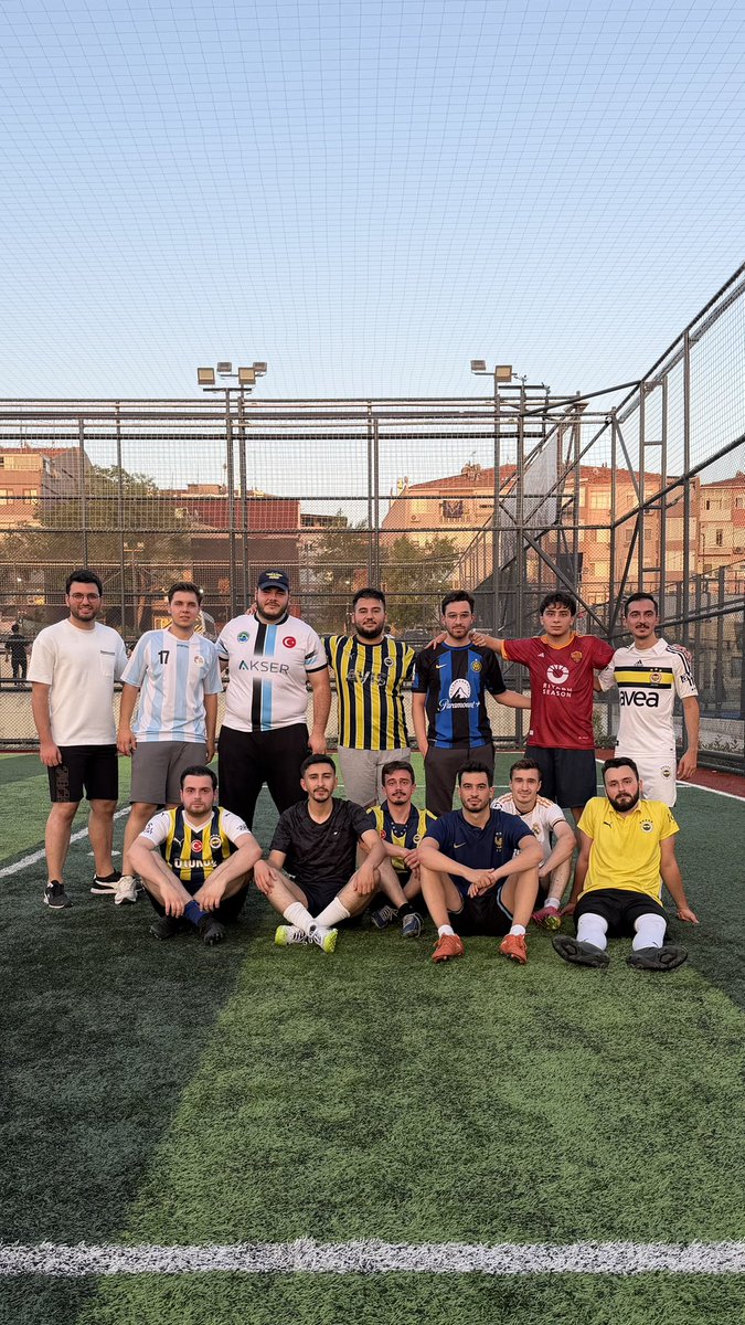 fsmvuUNIGFB's tweet photo. FSMVU UNIGFB olarak, halı saha organizasyonu gerçekleştirdik. #UNIGFB https://t.co/uU6tuj3w2m