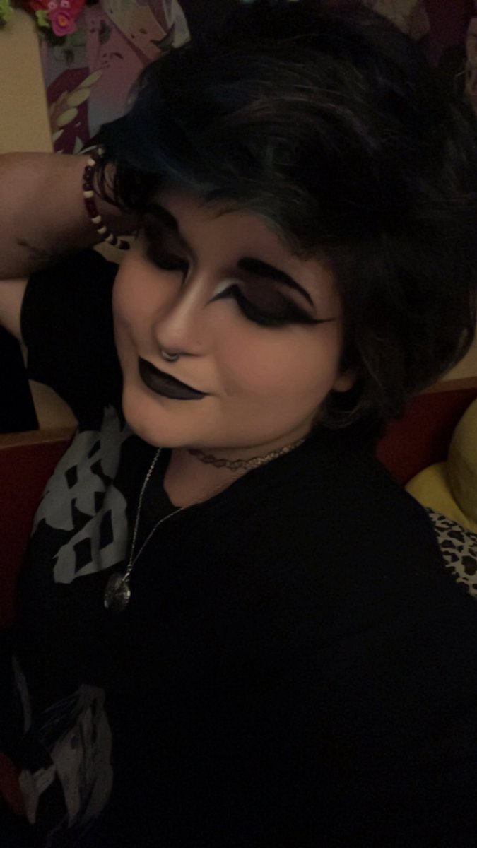 XxLexiWreckedxX's tweet photo. So I tried something new last night, let me know how yall feel about this look. Be honest, yes it is important. 🖤 https://t.co/DV1qyM8qyp