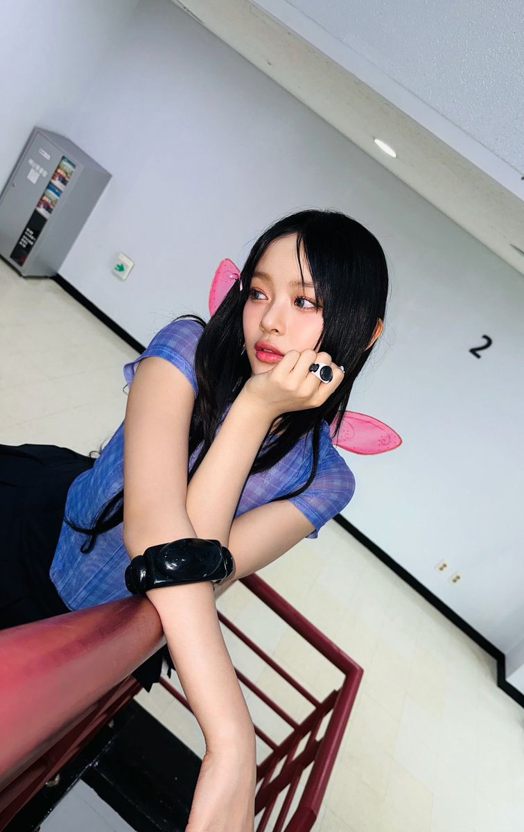 hannihourly's tweet photo. https://t.co/NSZnQrvGei