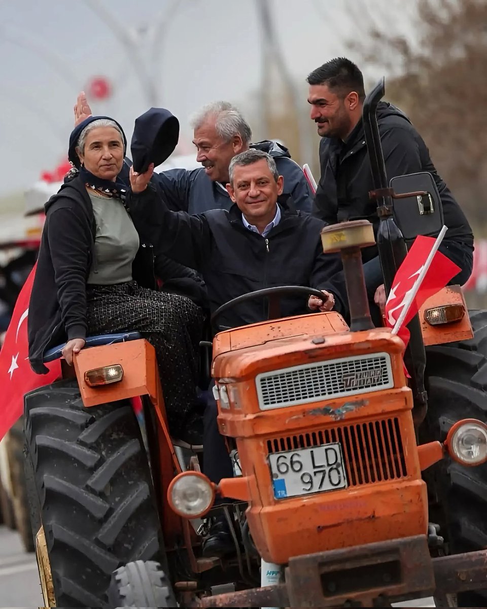 AliSere20's tweet photo. "Köylü milletin efendisidir" 🇹🇷
#YeniPARTİ https://t.co/Rrpc5At2lp