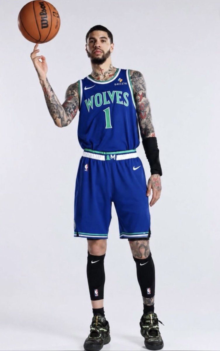 certibuck3t's tweet photo. LaMelo Ball con el uniforme de los Minnesota Timberwolves.

¿Qué opinas de su nuevo look?

#Timberwolves #LaMeloBall #NBA #NBATwitter #CertifiedBuck3ts https://t.co/grudj9bJ1e