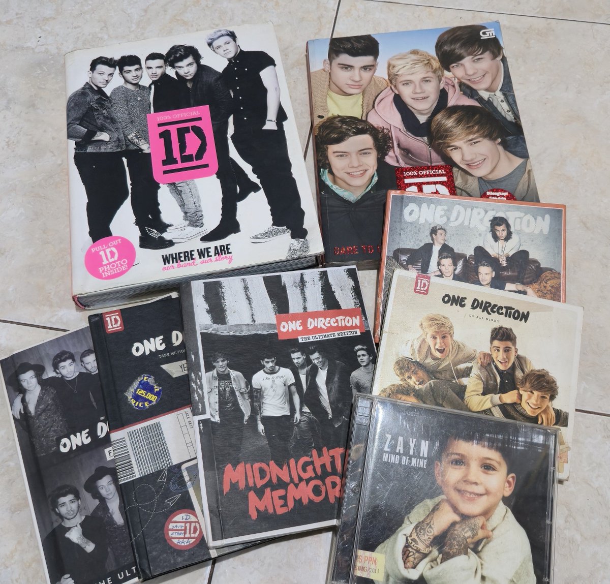 nonieranghae's tweet photo. Once a Directioner, always a Directioner.

Directioner since their debut (after X Factor). Was just a broke student back then but thankfully my parents bought the albums + their concert ticket for me🥲 Now I'm displaying them like some rare Pokemon lol https://t.co/00bthW7S9X