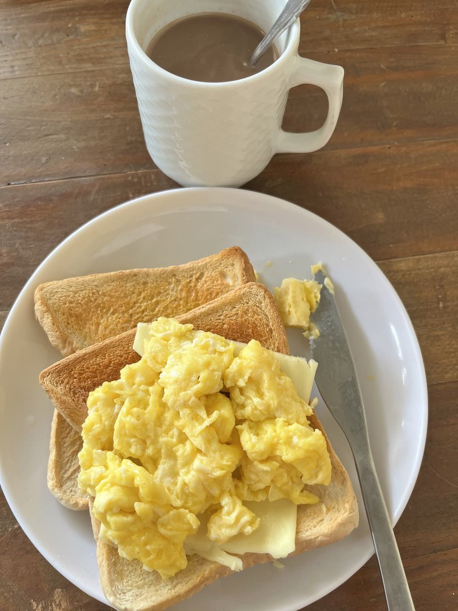 Zooexmoores's tweet photo. ☕🥞 https://t.co/jRzfVnJJWm