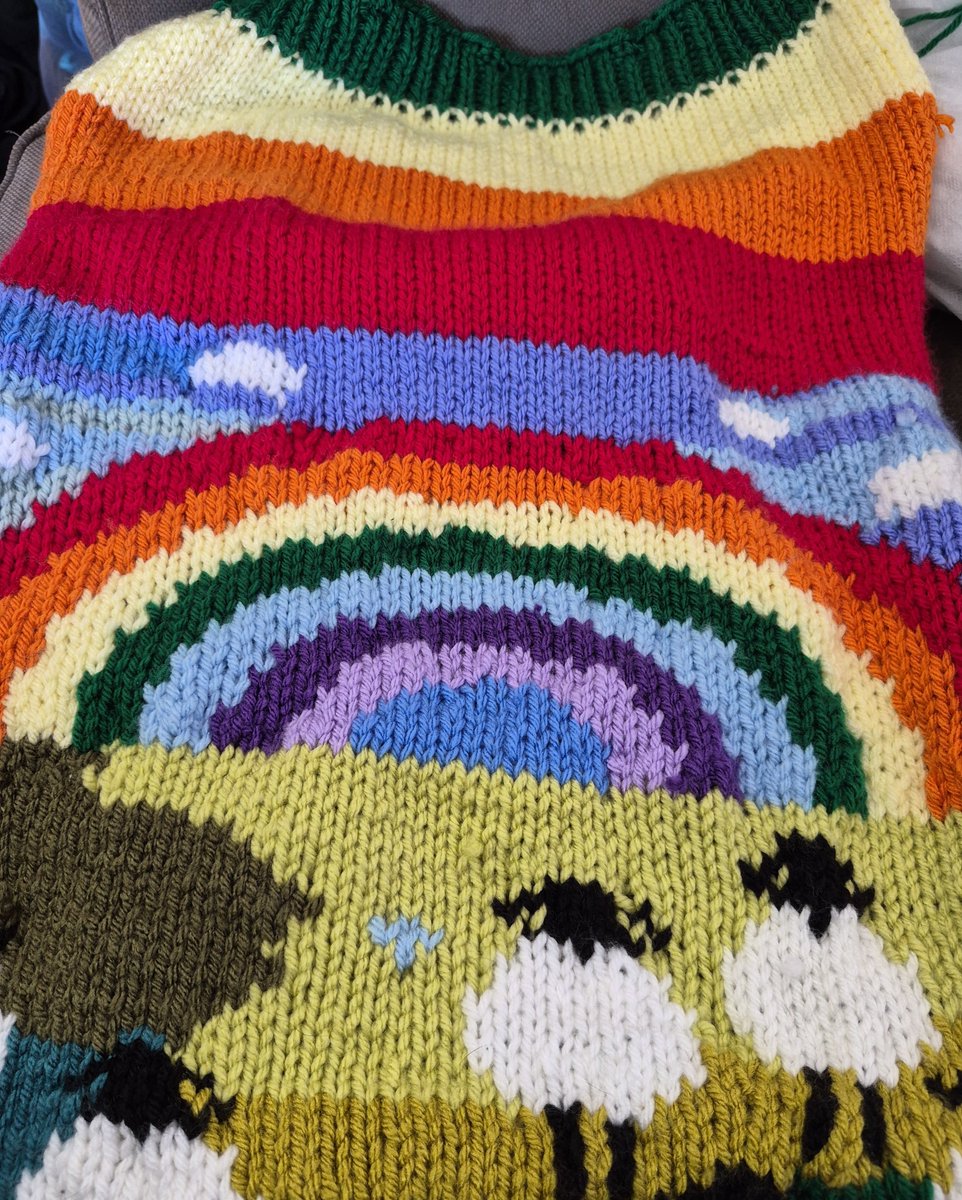 LouiseWalton78's tweet photo. A day knitting Rainbows &amp; Sheep on my cushion cover 🌈🐑 https://t.co/B5aD4ydTId