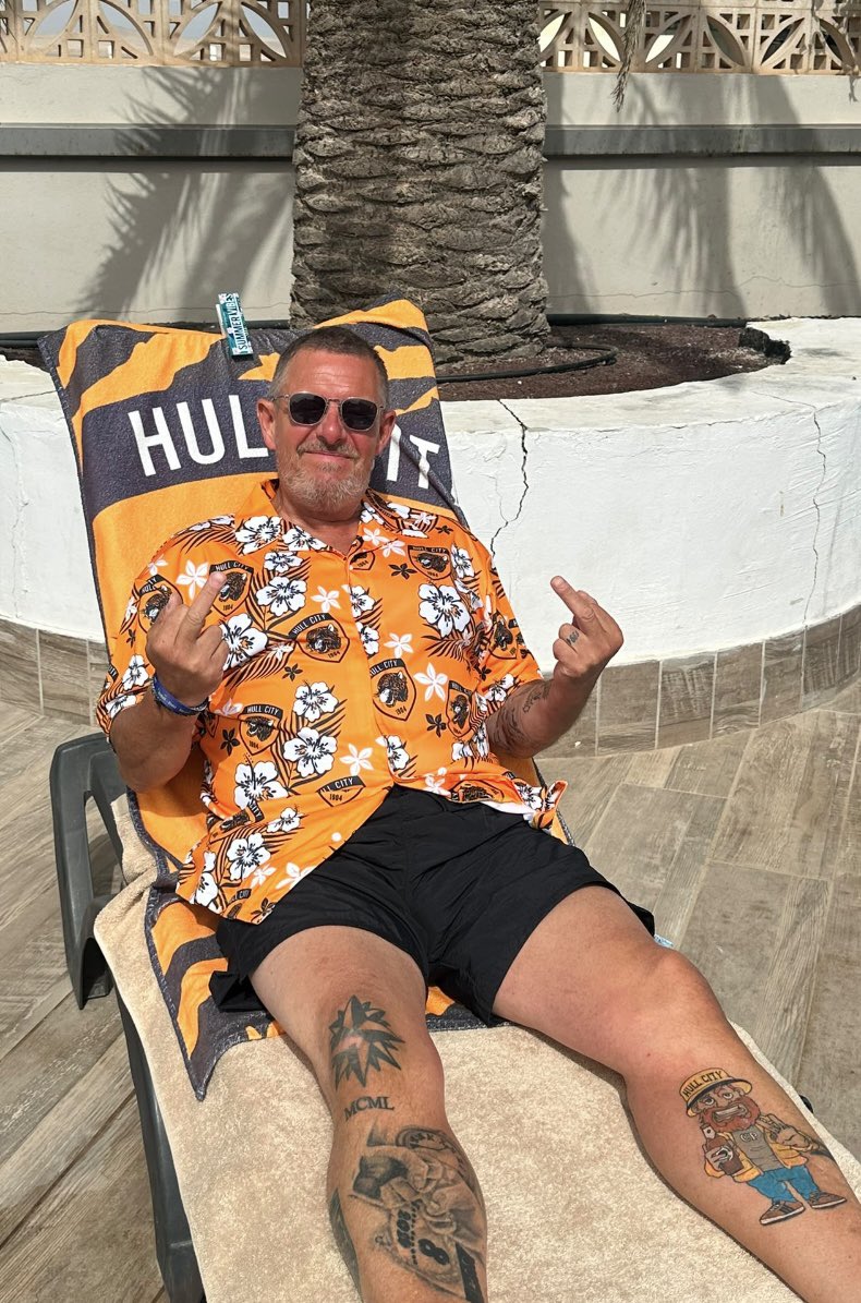 lyell72's tweet photo. Loving the goal shit  UTFT  33 and getting hotter 🍻🍻🍻🖤🧡😂 https://t.co/fUZ2AmNYTA