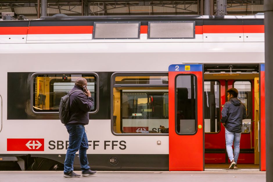 SwissCGNY's tweet photo. โก๐ #EPFL + #SBB developed an #AI model that cuts major rail energy-demand forecasting errors by up to 80%, by combining historical data with future info like timetables & planned operations.
๐กRead more here: https://t.co/cDzpMryCYf
#Switzerland ๐จ๐ญ https://t.co/XvDPcb7sbW