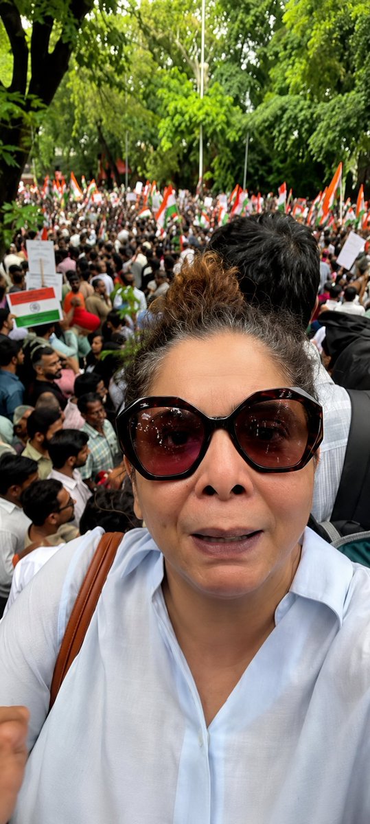 VarunKrRana's tweet photo. For a moment, I wondered why Sajid Khan was wearing lipstick... then I realized it’s Rana Ayyub. https://t.co/d8z0HEByEk