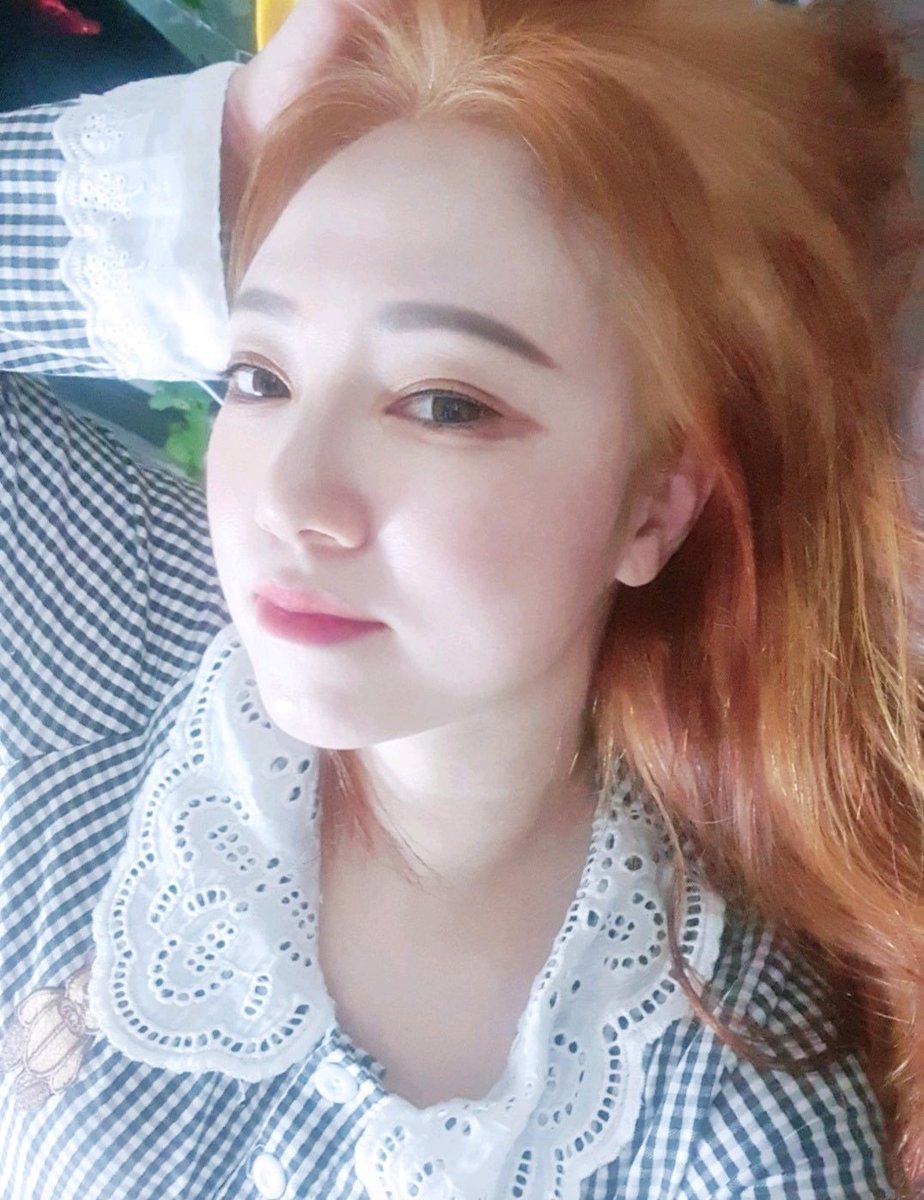 leeso917's tweet photo. 34세 이현아
얼굴은 좀 노꼴인데 선생이라고 하기엔 너무 음탕한 표정이네
학생들 가르치면서 저런 얼굴로 웃으면 그래도ㅠ남자애들은 좆 좀 잡겠네 ㅋㅋ
34살이나 먹고 얼굴에 욕정을 그렇게 드러내는 육덕 선생이라니다들 선생에 대한 추억은 다들 있지? 
#지인능욕 #지인박제 #박제 #상납 https://t.co/5fNTe0mpxY