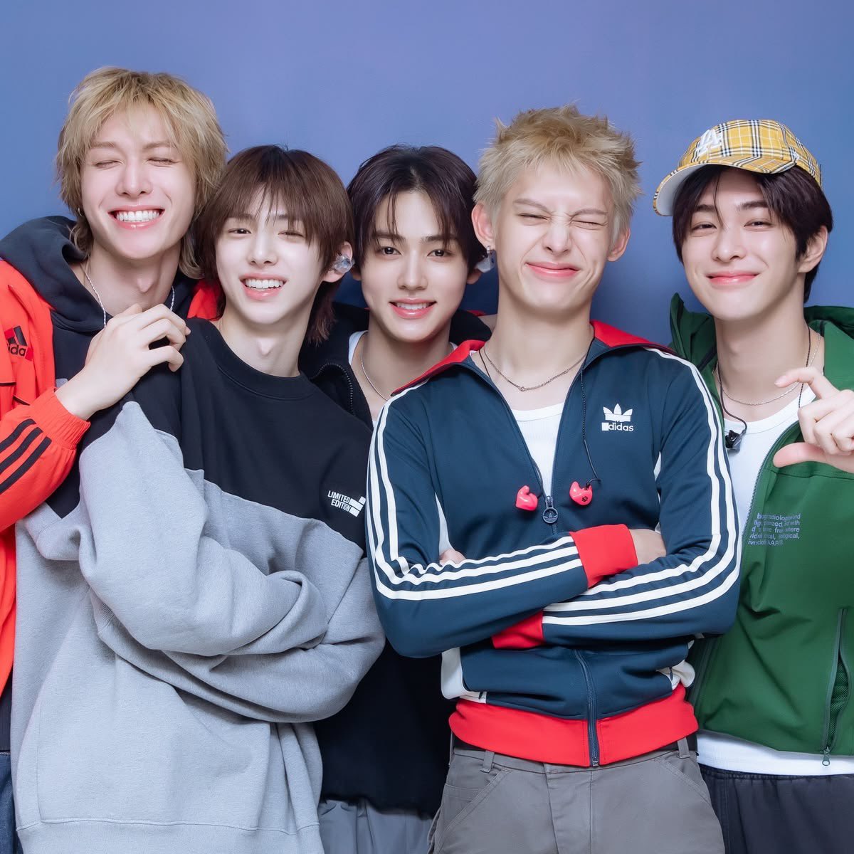 Btcortxt1's tweet photo. holi, ando buscando #mutis 🫶🏻

𓍼 multifandom
✦ cortis
✦ bts
✦ santos bravos
✦ txt
✦ enhypen
✦ plave
✦ le sserafim
✦ twice

22 · she

me gusta interactuar!!🫶🏼✨
#mutis #kpoptwt #stantwt #cortistwt #armytwt #txttwt #engene #plavetwt https://t.co/BGbayPLyCg