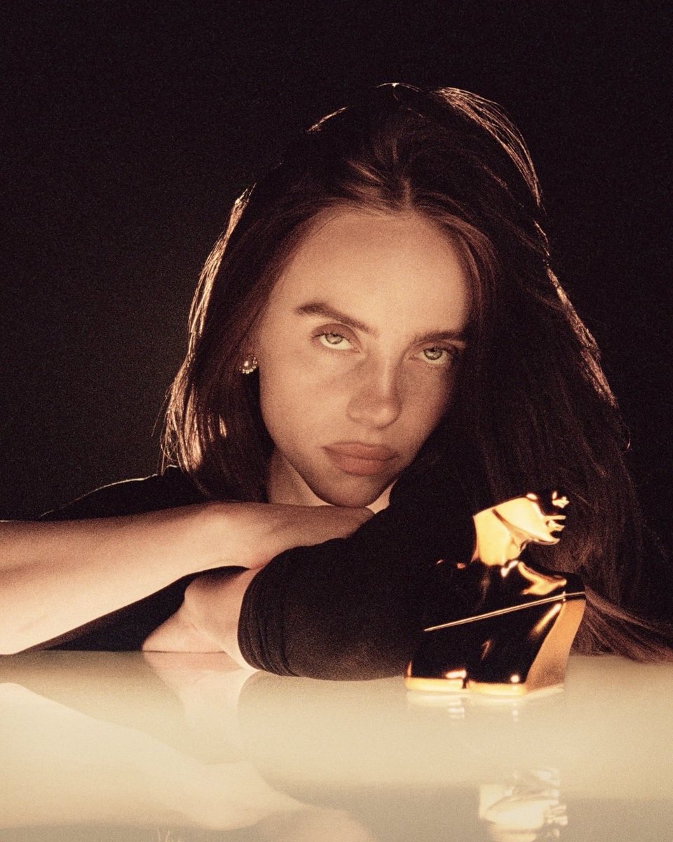 billie archive tweet media