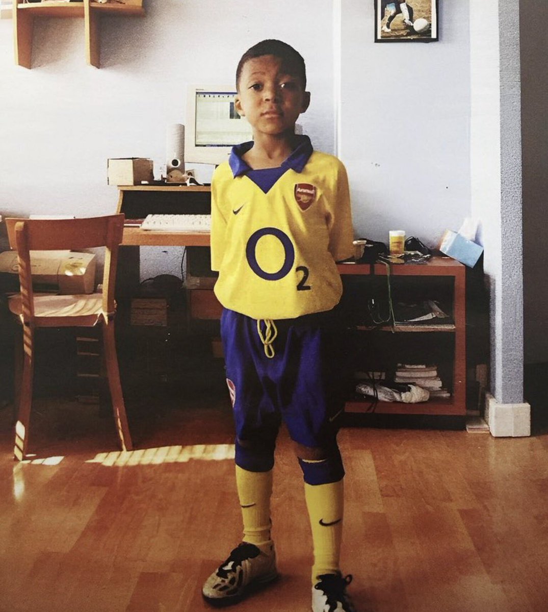 Kylian's tweet photo. Bro is still doing that same pose, he hasn’t changed one bit 😭 https://t.co/H6JLVzMFDL