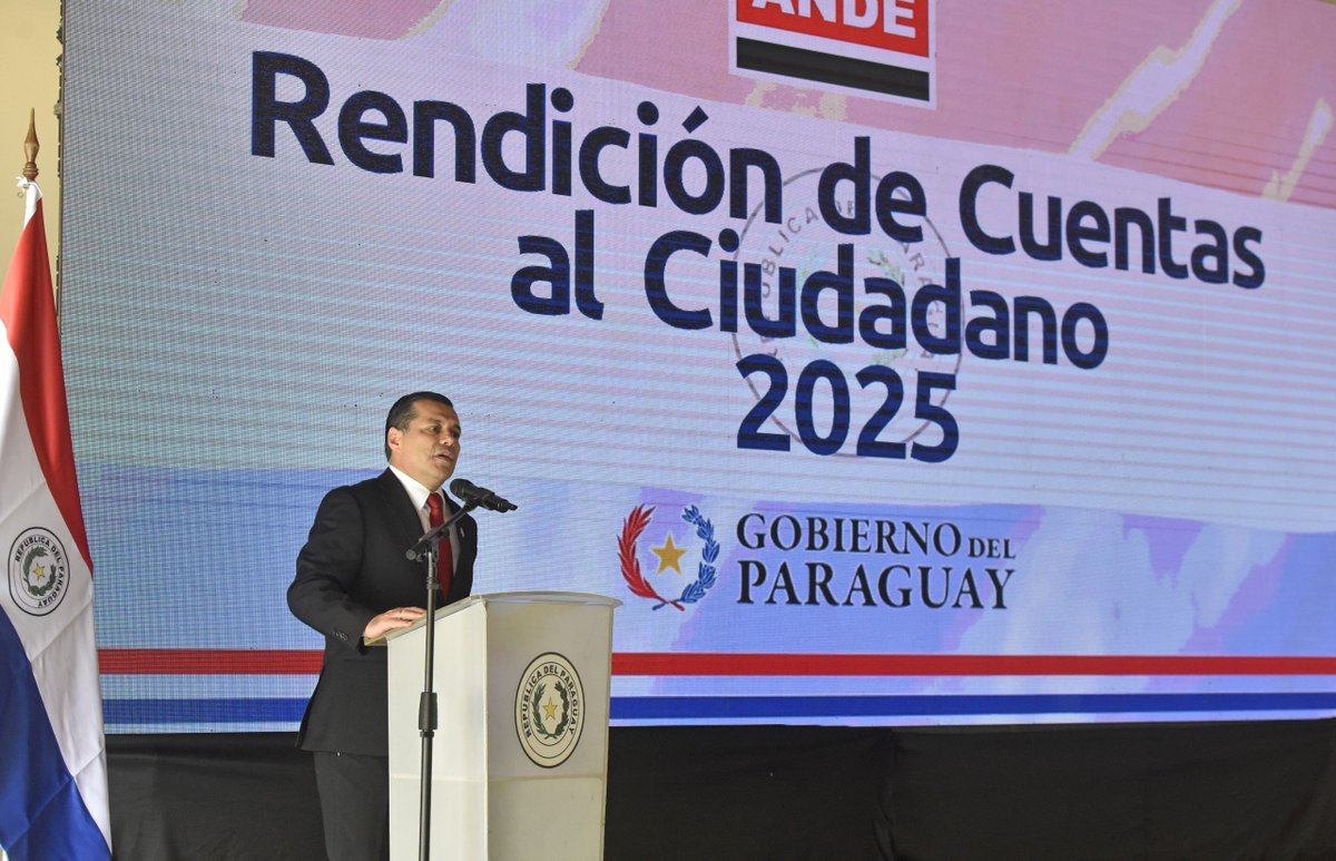 FelixSosaPy's tweet photo. Quiero expresar mi más sincero agradecimiento al Presidente de la República, Santiago Peña, por la confianza depositada en mi persona durante mi gestión al frente de la Administración Nacional de Electricidad (ANDE). 

Mi gratitud se extiende a todo el plantel de ejecutivos,  funcionarios y gremios de la ANDE. Cada logro alcanzado es el resultado del esfuerzo, la dedicación, el trabajo en equipo y el compromiso de mujeres y hombres que, con vocación de servicio, trabajan incansablemente para hacer de nuestra institución una empresa pública más sólida, moderna y eficiente al servicio de la ciudadanía.Ha sido un verdadero privilegio liderar este gran equipo humano.

Al Ing. Miguel Báez le deseo el mayor de los éxitos en la honrosa misión de presidir esta querida institución. Estoy convencido de que, con su capacidad y liderazgo, continuará impulsando el crecimiento y el fortalecimiento de la ANDE, en beneficio de la ciudadanía y del desarrollo del país.

Por mi parte, seguiré siendo parte de esta gran familia institucional como funcionario de la ANDE. Desde el lugar que me corresponda, continuaré aportando mi experiencia, mi compromiso y mi trabajo para que nuestra empresa siga creciendo, consolidándose y brindando un servicio eléctrico cada vez más confiable, eficiente y de calidad para todos los paraguayos.

Quiero expresar un agradecimiento muy especial a mi esposa, Bertha, y a mis hijos, por su amor incondicional, su apoyo permanente y su comprensión durante estos años de intensa labor. Ellos han sido mi fortaleza y el principal sostén para asumir con compromiso y dedicación la enorme responsabilidad de conducir la ANDE. 

¡Muchas gracias a todos por la confianza, el acompañamiento y el trabajo EN EQUIPO durante estos años de gestión como Presidente de la ANDE!