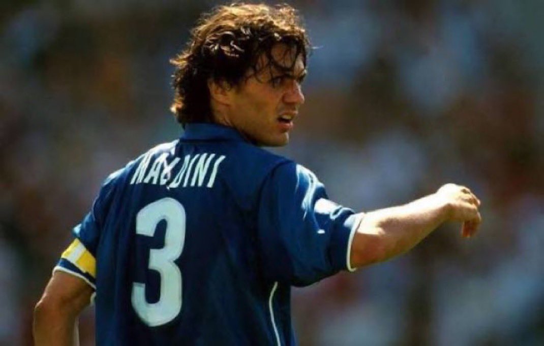AC__Maldini's tweet photo. القائد لا يقبل أن يُدار من الخلف. إما أن يُمنح كامل الصلاحيات ويُحاسب على النتائج، أو لا يتحمل المسؤولية عن قرارات لم يتخذها بنفسه.

هكذا عرفنا مالديني لاعباً وإدارياً. https://t.co/q8uoZscke2