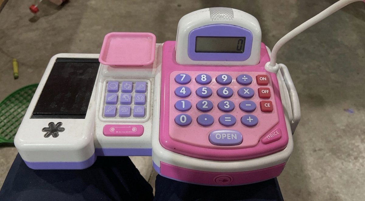 barbie_context's tweet photo. *Tienes experiencia como cajera?*  

Yo: https://t.co/zU4BiasCp9