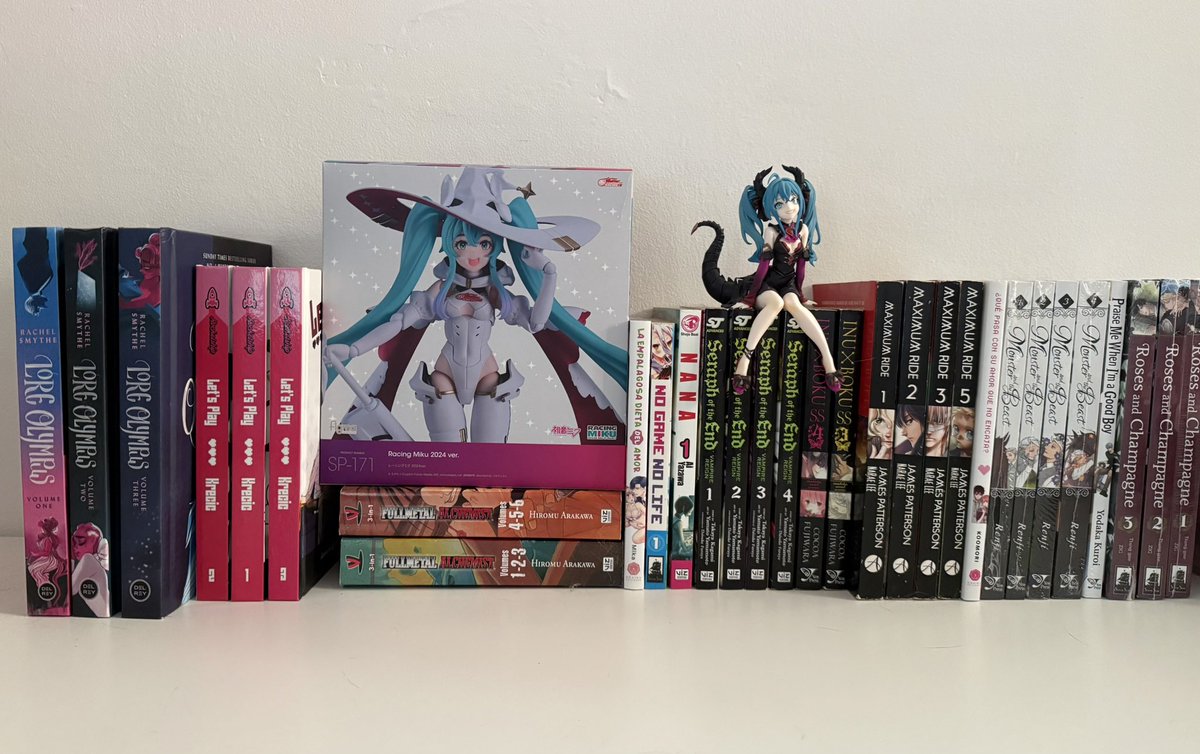 00Beana00's tweet photo. Shes finally here!!! Miku will stay in her cardboard prison until after the move 
oo ee oo~ https://t.co/nsc7OHM2kf