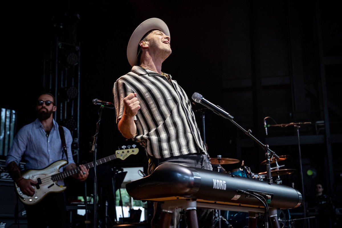 GavinDeGraw's tweet photo. Maryland, Pennsylvania, and Virginia, we love you! These are some of the loudest crowds we’ve heard in a minute 👏 #OARThreeDecadesTour https://t.co/taZAxC2OfY