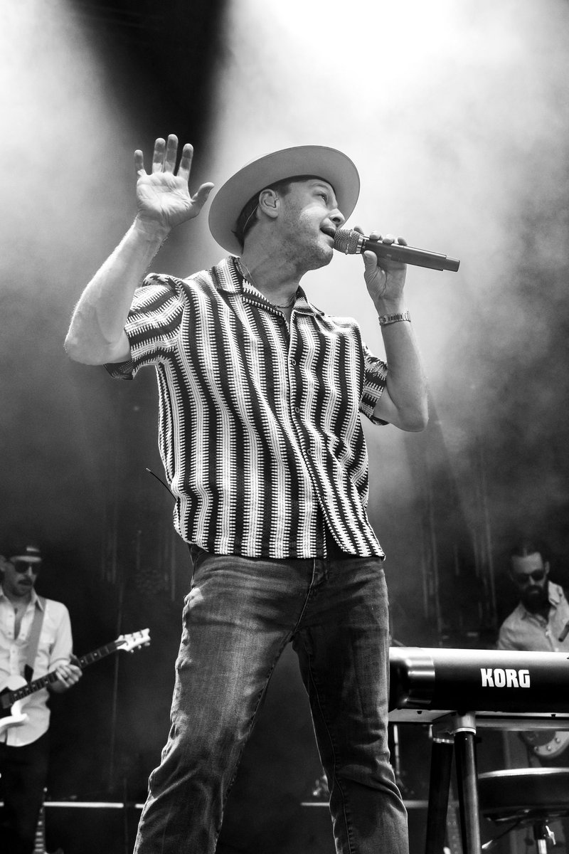 GavinDeGraw's tweet photo. Maryland, Pennsylvania, and Virginia, we love you! These are some of the loudest crowds we’ve heard in a minute 👏 #OARThreeDecadesTour https://t.co/taZAxC2OfY