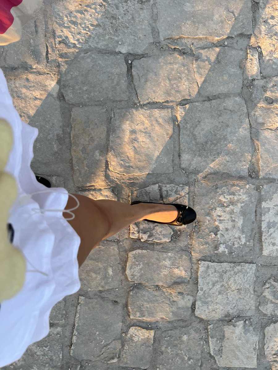 ellaisdependent's tweet photo. walking around in ballet flats summoning the @alessir0se aura https://t.co/Q7zSAMzqPK