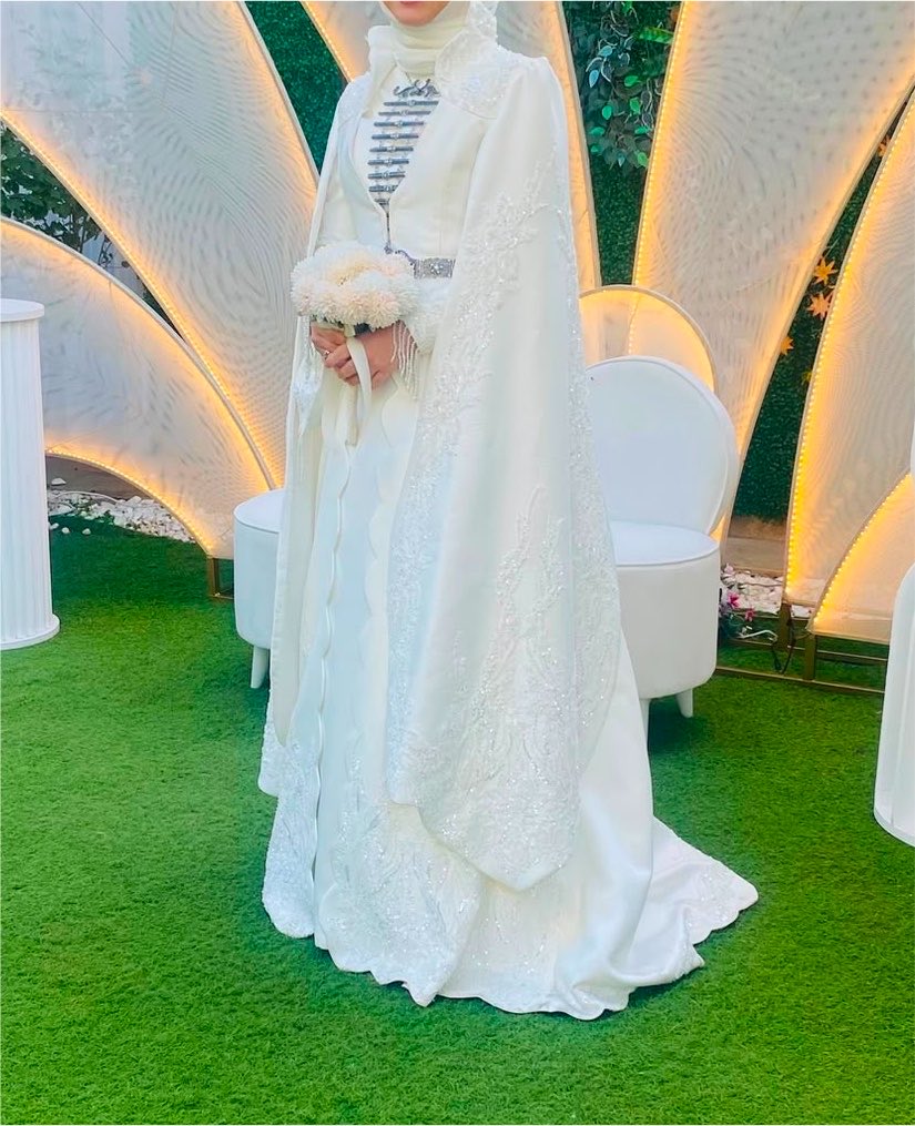 rs_yilmz's tweet photo. Kızlar.. Annemin diktiği kaftan gelinliğe bakın🥹✨ https://t.co/BknAZZtpGP
