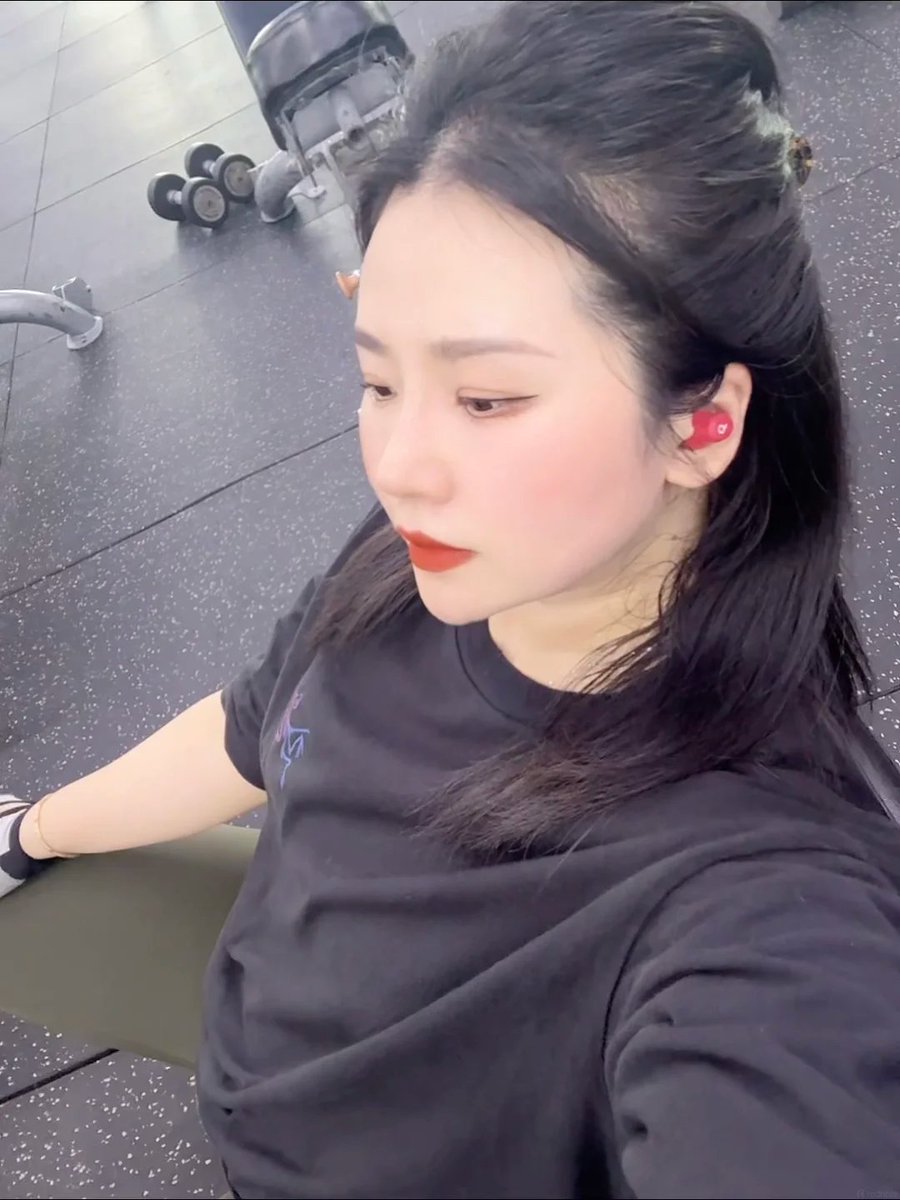 AsherPro's tweet photo. 其实我骨子里还是非常传统非常淑女的，做爱都不会换姿势，爽了都不敢叫床的。 #长沙 https://t.co/Vbw7YvEyFj