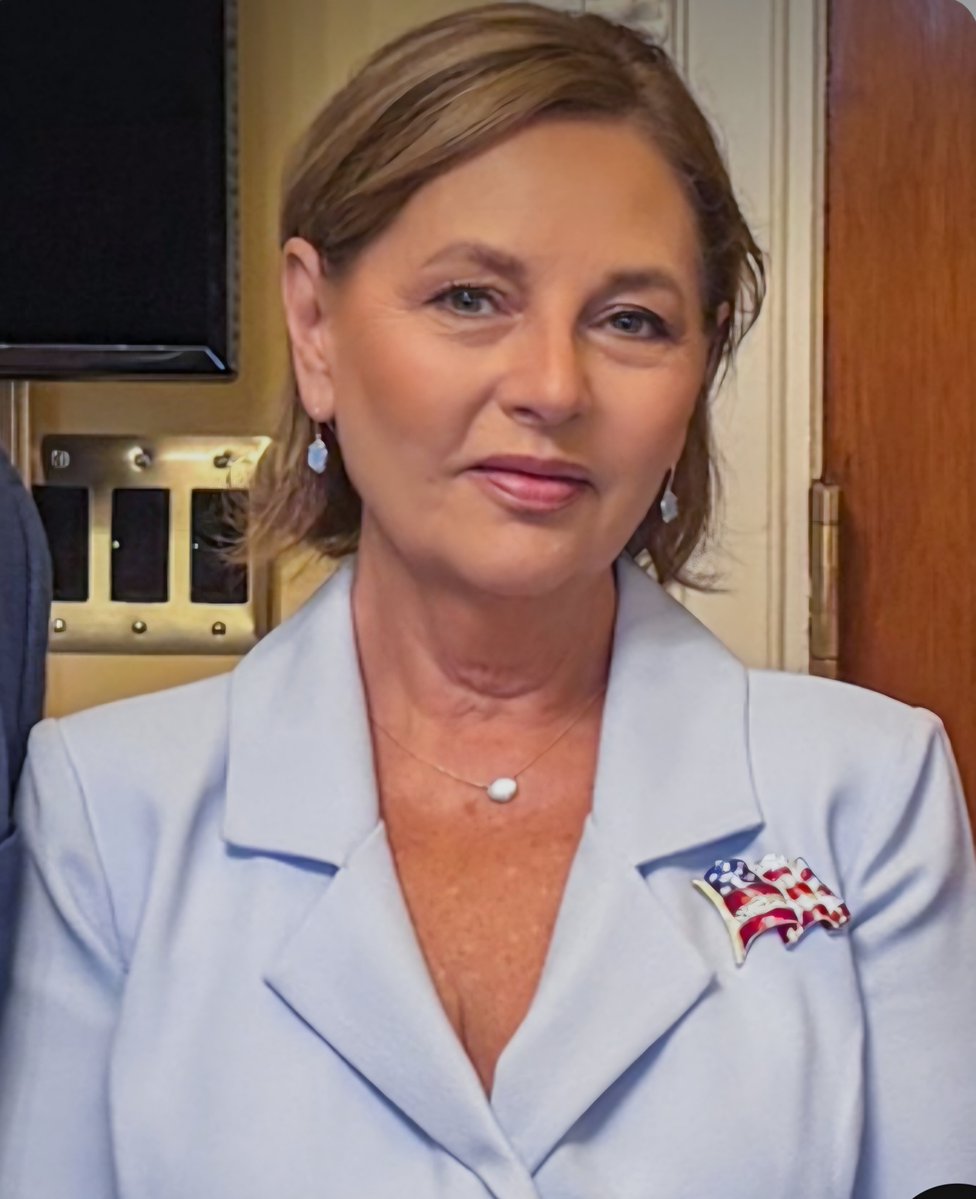 Chicago1Ray's tweet photo. BOOM 💥 

Darline Graham just joined in to object the Thune August recess,  that makes (6) objections

Where's 

@HawleyMO 👈
@tedcruz 👈
@SenEricSchmitt 👈
@MarshaBlackburn 👈
@TimSheehyMT 👈

These people are supposed to be on our side

Anyone who doesn't object gets primaried https://t.co/BMUYLgHUjq