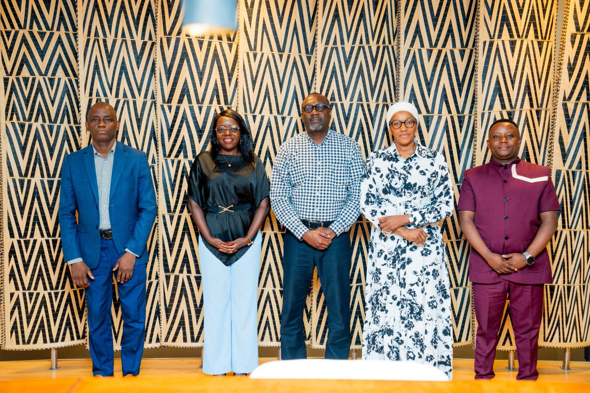 Cooperation_RW's tweet photo. 🇨🇮 🇷🇼 Rwanda Cooperation a le plaisir d’accueillir une délégation de la Direction de l’Aftercare du Centre de Promotion des Investissements en Côte d’Ivoire (CEPICI) pour une mission d’étude de 12 jours à Kigali.

Axée sur l’accompagnement post-investissement, le suivi et la fidélisation des entreprises, la délégation ivoirienne est au Rwanda pour examiner les politiques et mécanismes qui soutiennent et développent l’investissement privé.

Tout au long de leur séjour, les délégués échangeront directement avec des institutions clés, notamment
@RwandaTrade , @RDBrwanda , @PSF_Rwanda , @rrainfo , @BRDbank , @RwandaIndustry ,@RwandaFinance et @InstituteGC , afin d’explorer les approches liées aux processus d’aftercare, au plaidoyer auprès du secteur privé et aux mécanismes de reconnaissance des investisseurs.

#RwandaIsOpen
#RwandaWorks