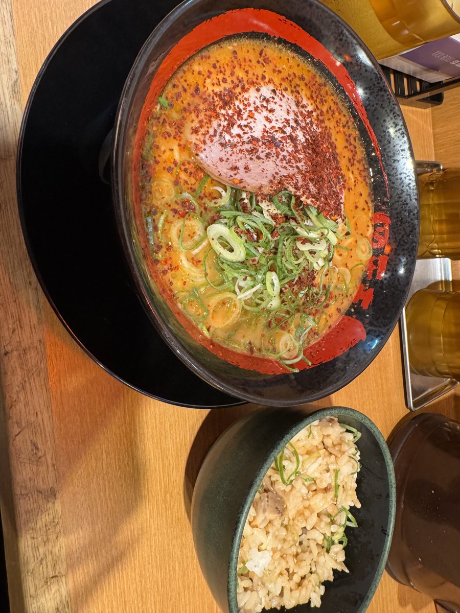 M230123519's tweet photo. 海外勢オススメ行ってきた
気になるパフェ屋 https://t.co/4HixA3FWER