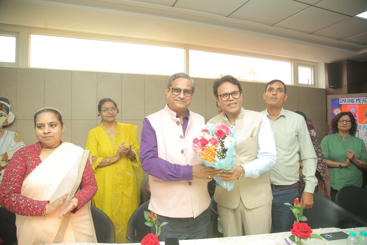 OPVyas12's tweet photo. As part of the Back to Back Programs under the aegis of Delhi Commission for Protection of Child Rights at the Spring Meadows School, Dwarka Mor, New Delhi during the Child Safety Month !!!! https://t.co/drUc2Zt6WV