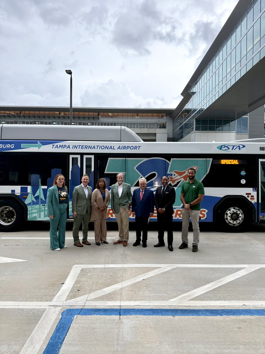 FlyTPA's tweet photo. HAPPY 727 DAY!!! 🥳 Today, our friends at @RidePSTA unveiled their new bus that will offer a daily express route from TPA to downtown St. Pete beginning this fall. Let’s ride! ✈️🫶🚌 https://t.co/1wMq3ZtV8B